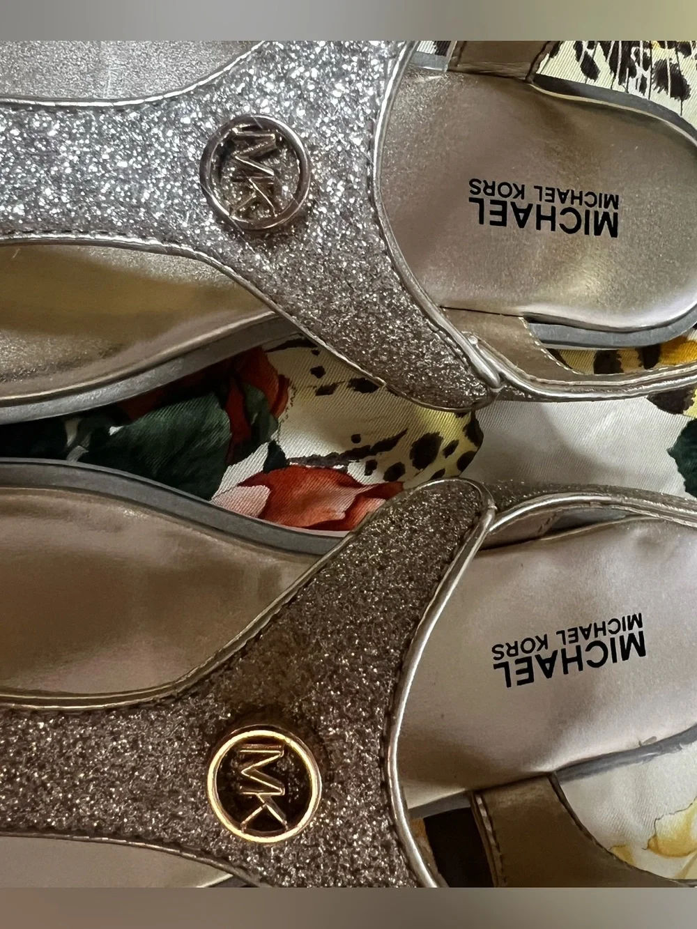 Michael Kors Girls Gold Glitter T-Strap Platform Sandals Size 13 EU 31